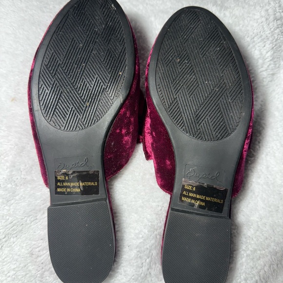 Qupid Women's Mule Sneakers Velvet Wine with Elegant Bun Size 6 - Picture 5 of 6